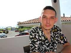 latinguygay - male webcam at LiveJasmin