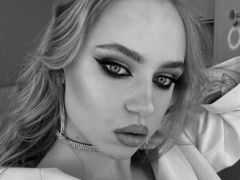 LeannaMistressX - blond female with  small tits webcam at ImLive