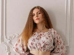 LeilaVolant - female with brown hair and  big tits webcam at LiveJasmin