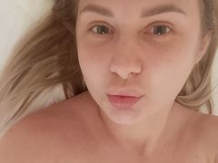 LexaFire - blond female with  big tits webcam at LiveJasmin