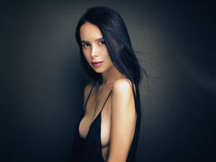 LiliEris - female with brown hair webcam at LiveJasmin