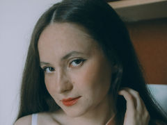 LilianBirmingham - female with brown hair webcam at LiveJasmin