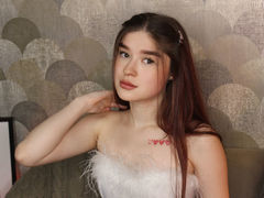 LillieBride - female with brown hair webcam at LiveJasmin