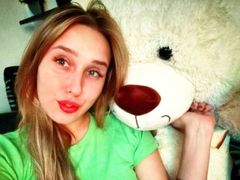 LinaTruly - blond female webcam at LiveJasmin