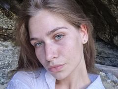 LizbethDagley - female with brown hair webcam at LiveJasmin