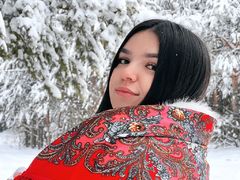 LoraBalmer - female with brown hair webcam at LiveJasmin