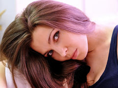 AnnaMuti - female with brown hair webcam at LiveJasmin