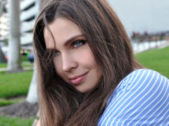 AnnaMuti - female with brown hair webcam at LiveJasmin