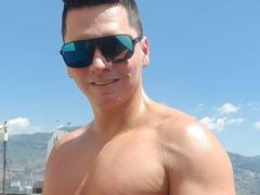 LouisBlue - male webcam at LiveJasmin