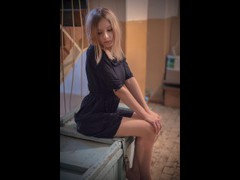 AngelikaMoebius - blond female webcam at LiveJasmin