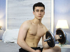 LucasDonowan - male webcam at LiveJasmin