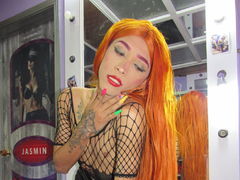 LuckCapelly - shemale with red hair webcam at LiveJasmin