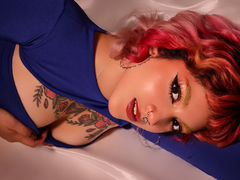 MadeleineCox - female with red hair webcam at LiveJasmin