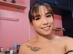 MailaLopez - shemale with brown hair webcam at LiveJasmin