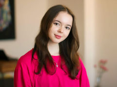 MartaMenson - female with brown hair webcam at LiveJasmin