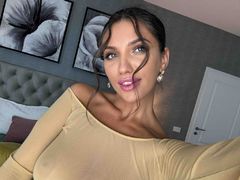 MathildaLian - female with brown hair webcam at LiveJasmin