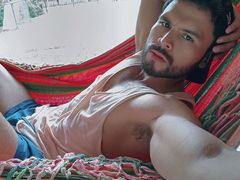 MauricioTrejos - male webcam at LiveJasmin
