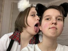 MaxineAndSilvia - female with brown hair webcam at LiveJasmin