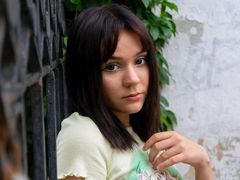 MeganFecs - female with brown hair webcam at LiveJasmin