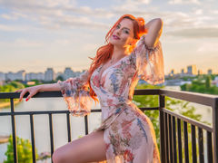 MelanieSeven - female with red hair webcam at LiveJasmin