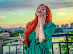 MelanieSeven - female with red hair webcam at LiveJasmin