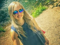 MiaLowmane - blond female webcam at LiveJasmin