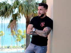 MightyAaron - male webcam at LiveJasmin