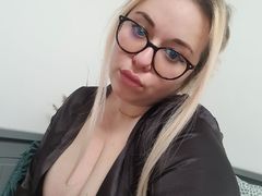 MikkyThomas from LiveJasmin