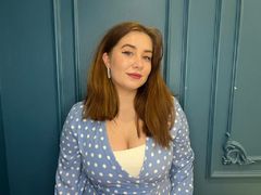 MilanaMalkovich - female with brown hair webcam at LiveJasmin