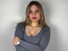 MileyRed - blond female with  big tits webcam at LiveJasmin