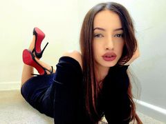 MillaMoore - female with brown hair webcam at LiveJasmin