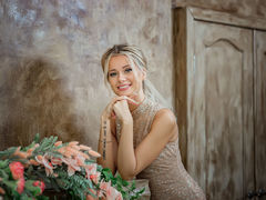 StephanieMoore - blond female webcam at LiveJasmin