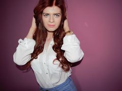 LaraEllen - female with red hair and  big tits webcam at LiveJasmin
