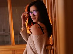 MollyMorales - female with brown hair webcam at LiveJasmin