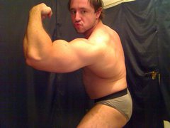 MuscleContact - male webcam at ImLive