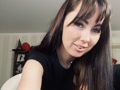 NinaTender - female with brown hair webcam at xLoveCam