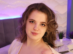 NaomiBlur from LiveJasmin