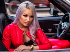 AmiraBells - blond female webcam at LiveJasmin