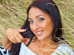 NikaJunes - female with red hair webcam at LiveJasmin