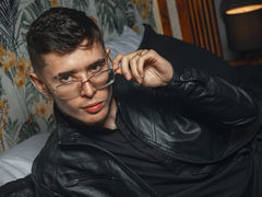 NoahSalvattore - male webcam at LiveJasmin