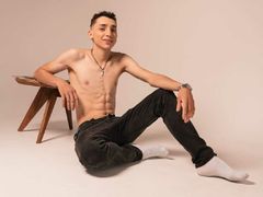 NoahSprouse - male webcam at LiveJasmin