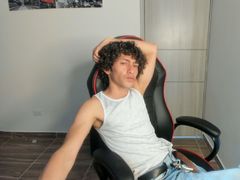 NoahSummerss - male webcam at LiveJasmin