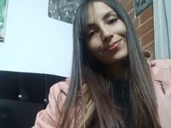 paulamilerr - female with black hair and  small tits webcam at ImLive