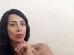 PaulaSouza - shemale with brown hair webcam at LiveJasmin