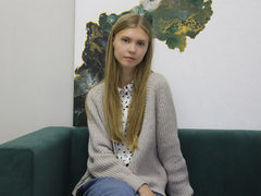 PhoebeKoleman - female with red hair and  small tits webcam at LiveJasmin