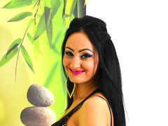 BeatriceQuin - female with black hair webcam at LiveJasmin