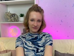 RavenCarver - blond female webcam at LiveJasmin