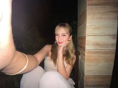 RianeOtillie - blond shemale webcam at LiveJasmin