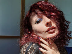 RoseCrowley - female with red hair webcam at LiveJasmin