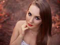 Rossie - blond female webcam at LiveJasmin